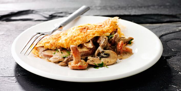 omelet with mushrooms for keto diet